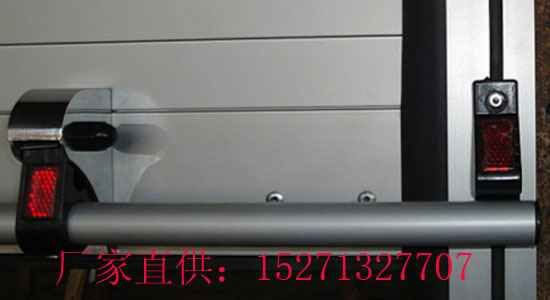 消防車卷簾門