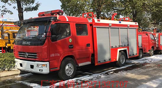 東風3.5噸水罐消防車